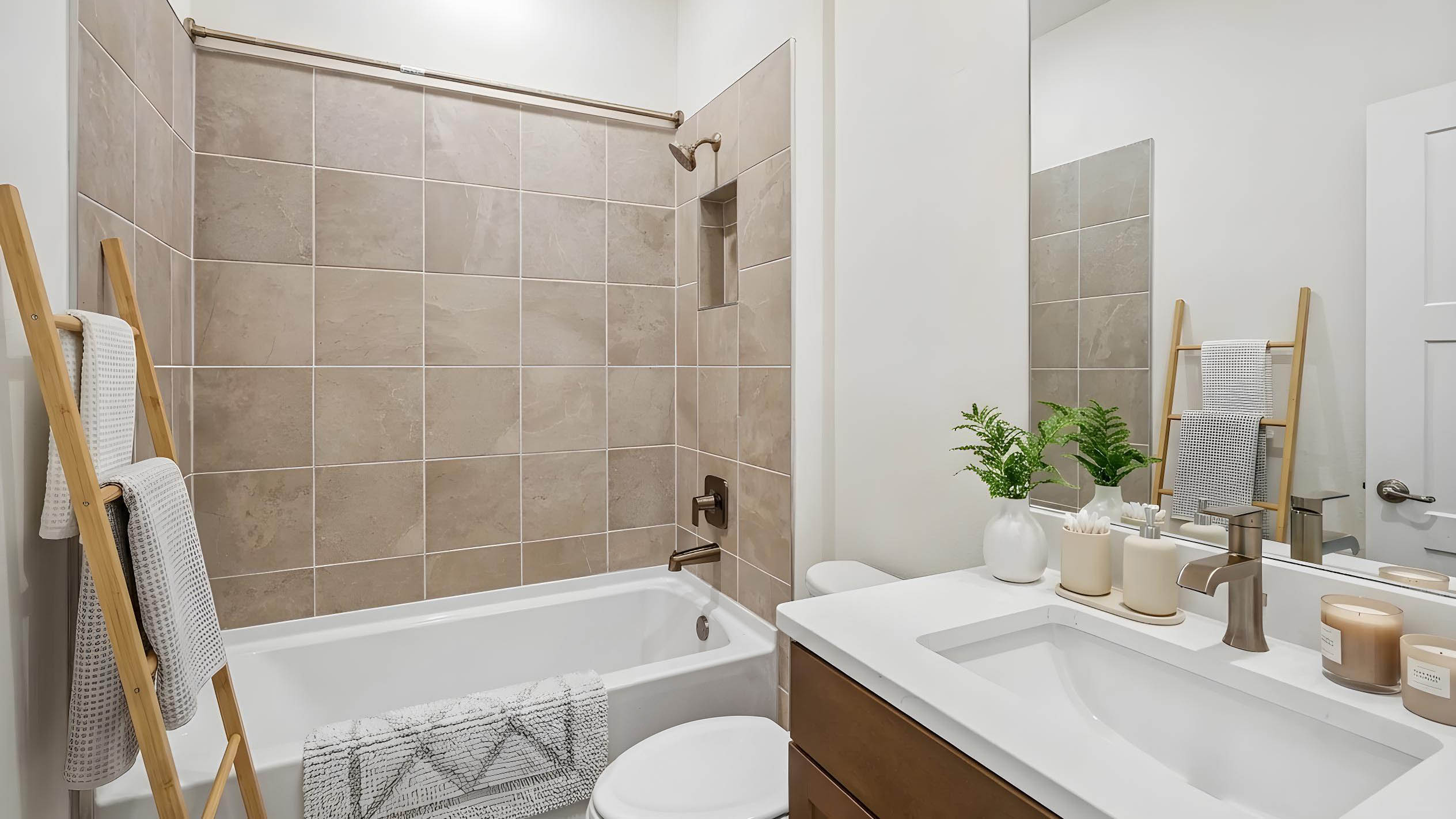 Hawthorne Bathroom2