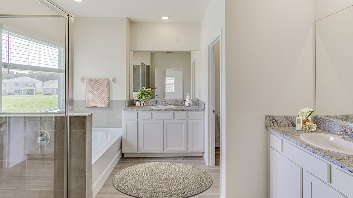 Holden Owner's Ensuite