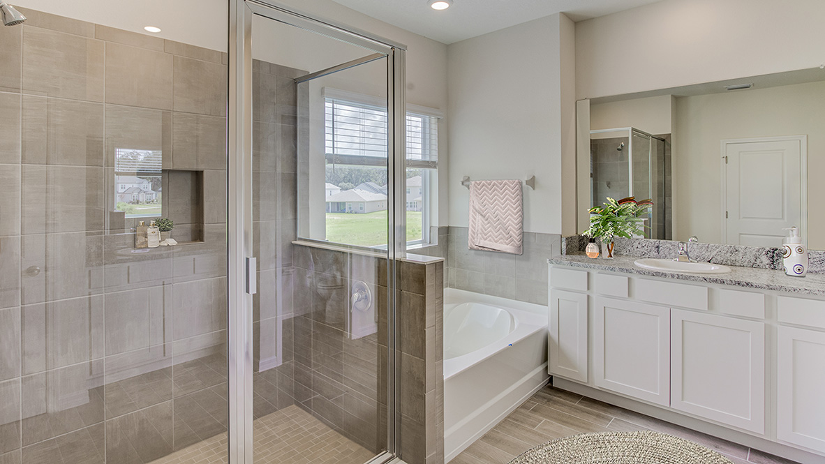 Holden Owner's Ensuite