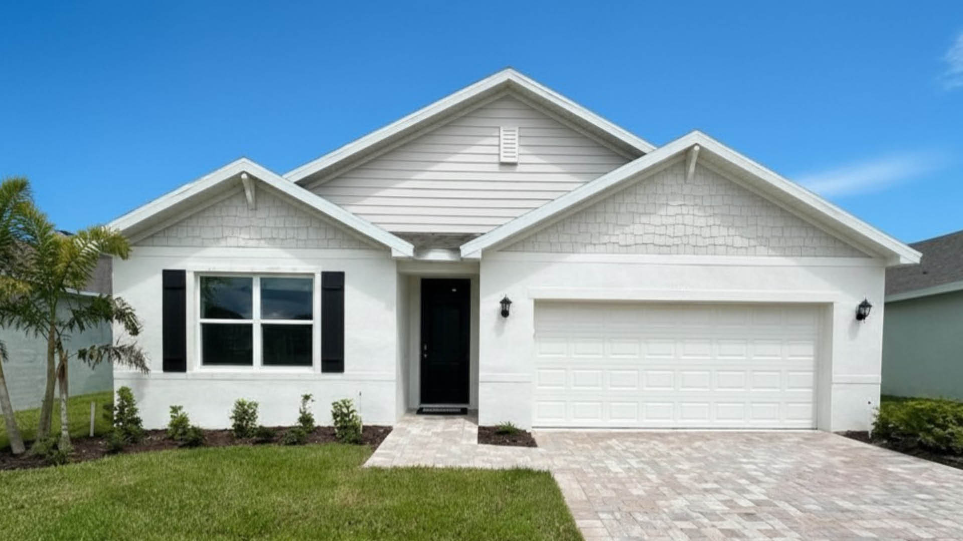 9121 Venetian Square exterior