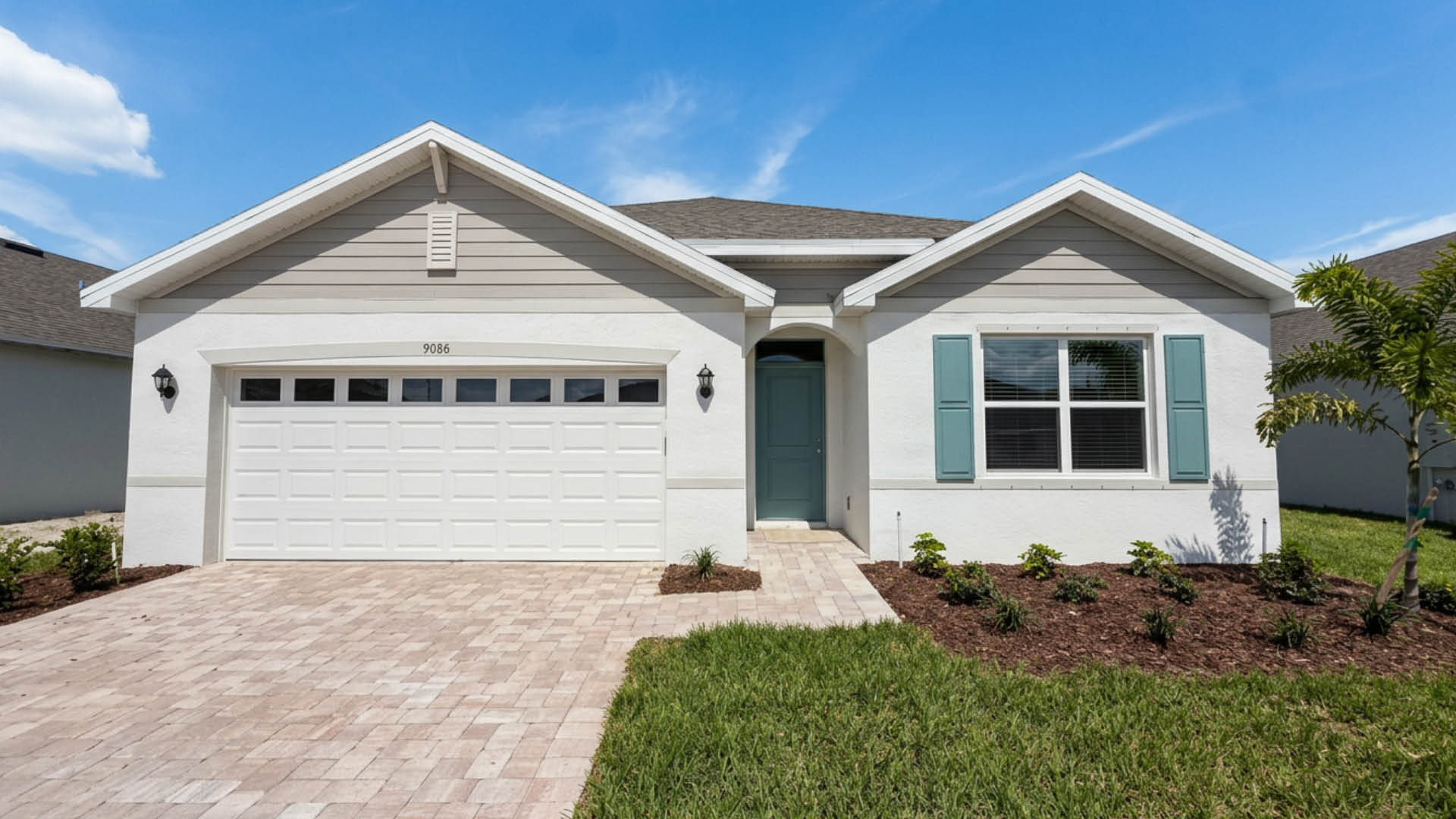 9086 Venetian Square exterior