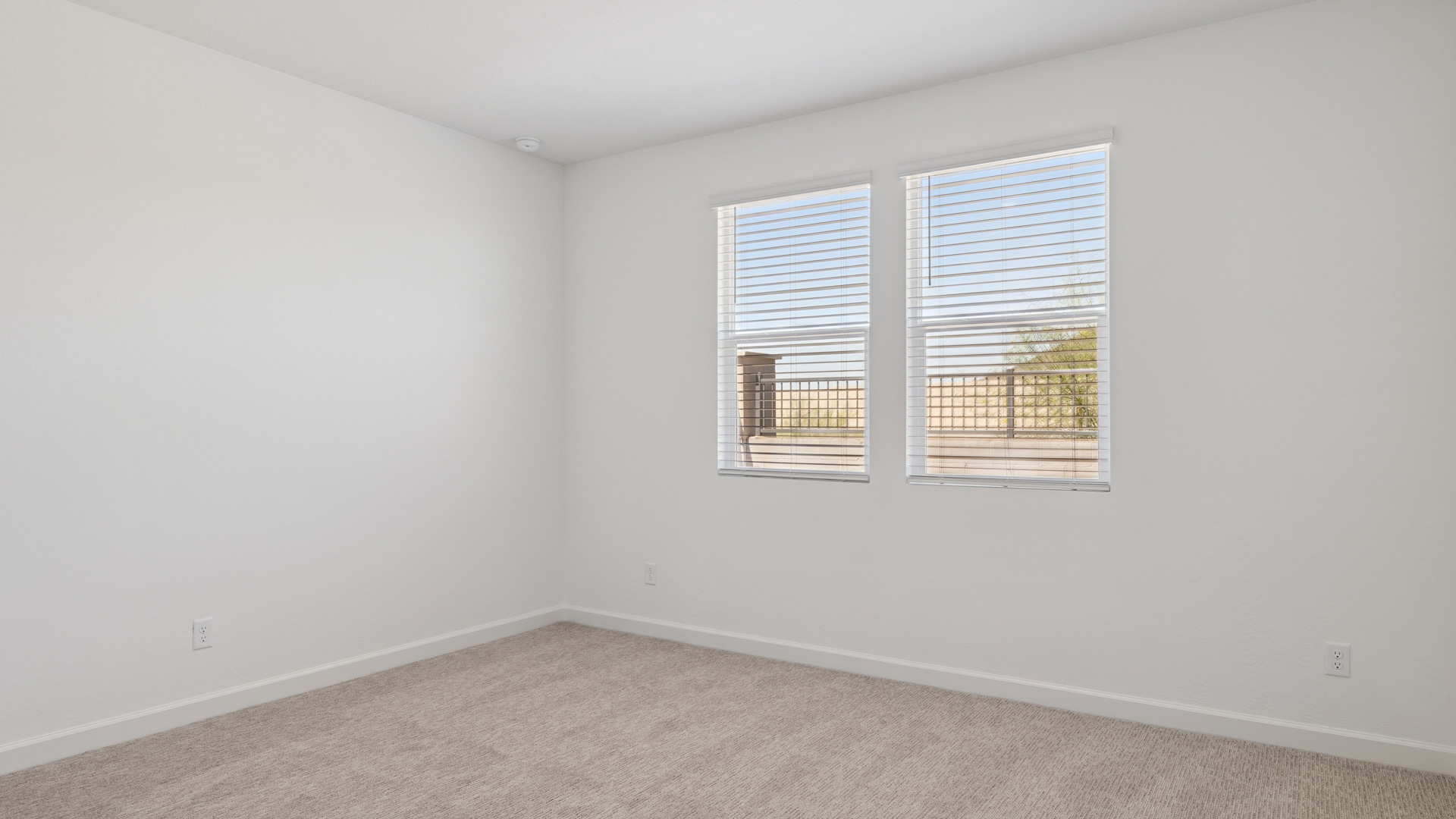 Primary suite with walk-in closet