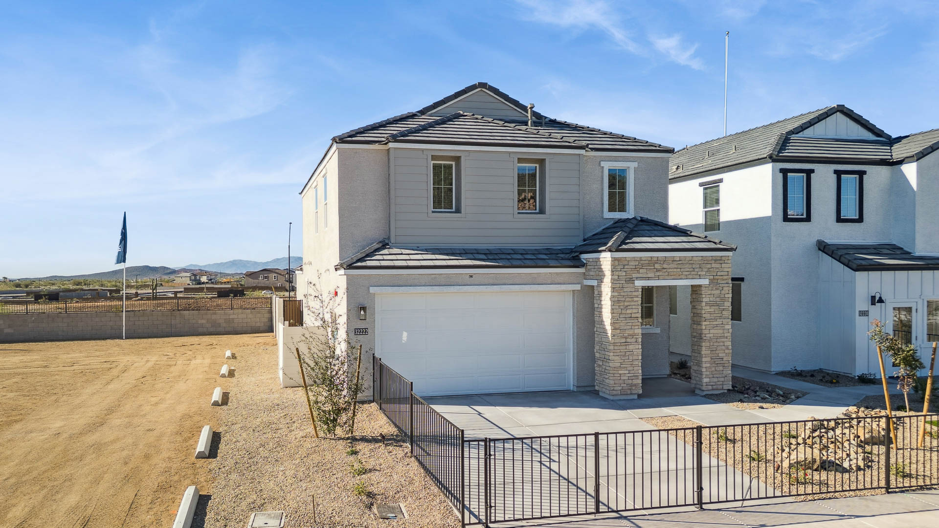 Neighborhood walking paths near D.R. Horton’s Mirage Plan with open access