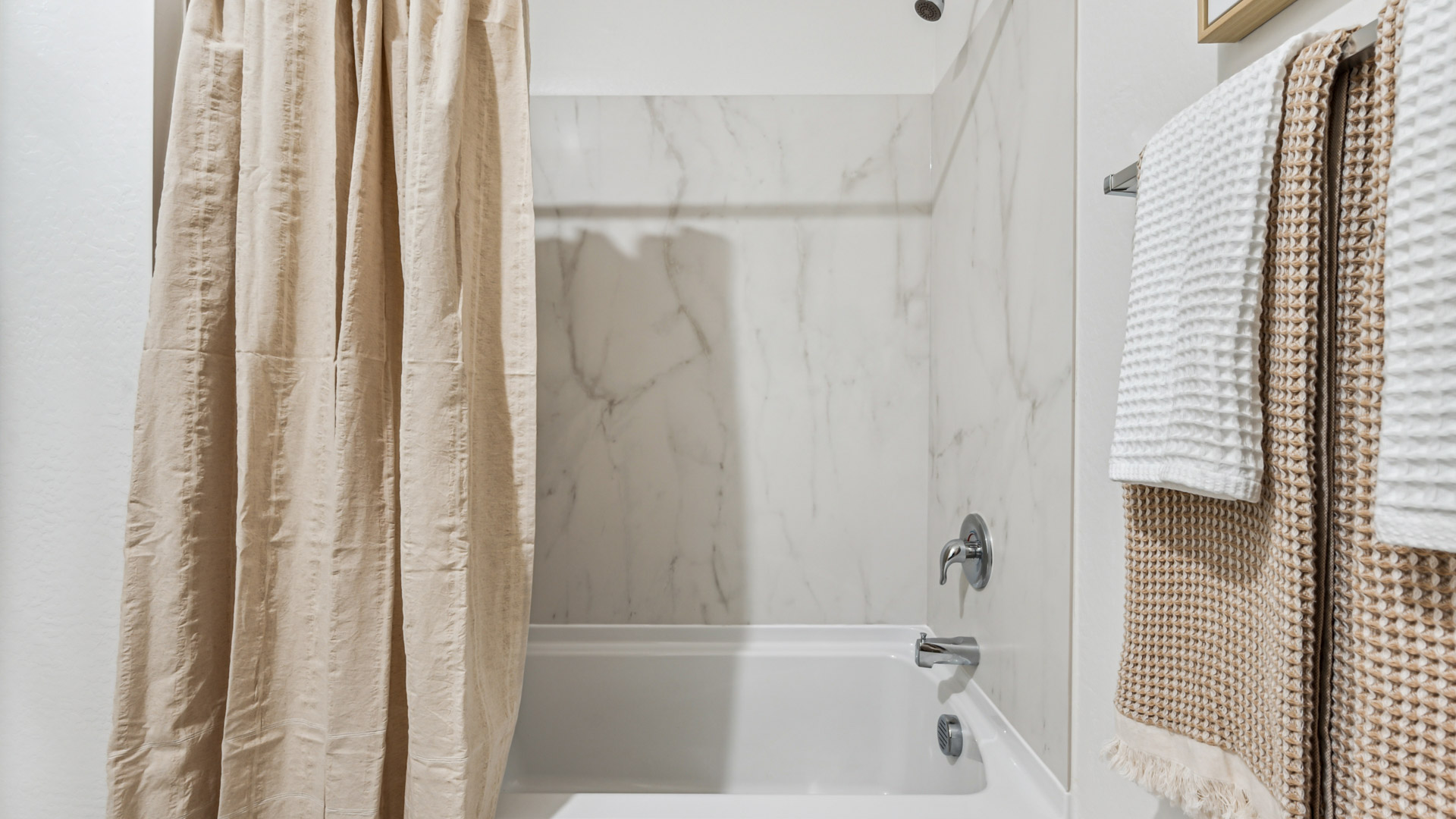 A well-designed bathroom emphasizing functionality and contemporary style.