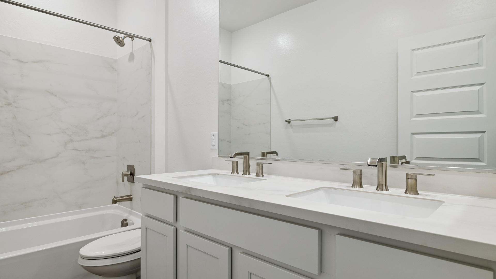 A well-designed bathroom emphasizing functionality and contemporary style.