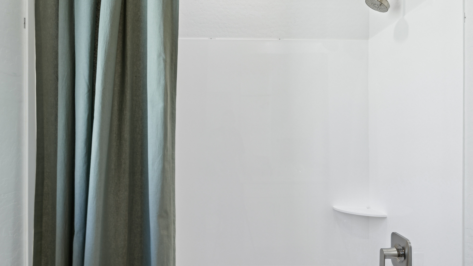 A well-designed bathroom emphasizing functionality and contemporary style.