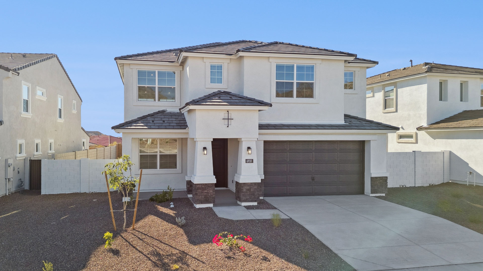 Phoenician Front of Home at 6931 W BUCKHORN TRL