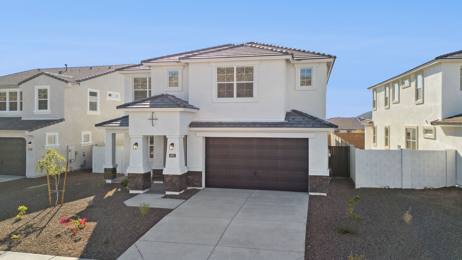 Phoenician Front of Home at 6931 W BUCKHORN TRL