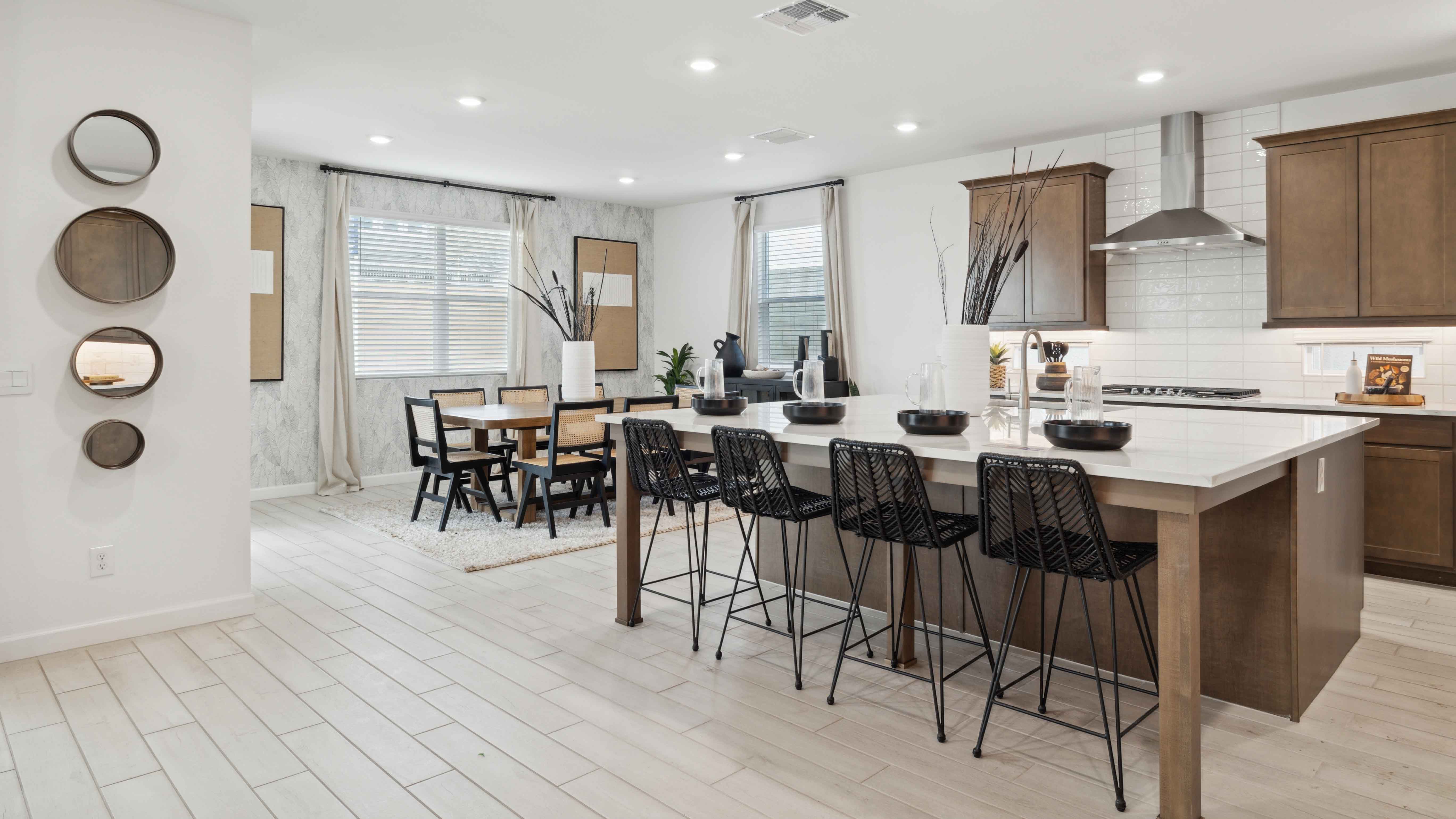 Kitchen & Dining Area