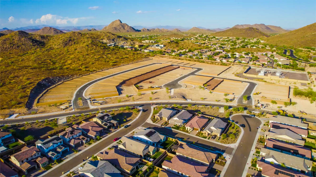 New Homes in Aloravita Peoria, AZ D.R. Horton