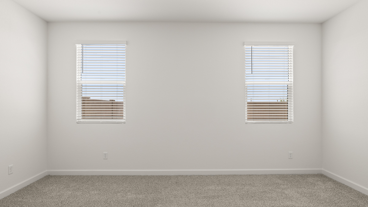 Secondary bedroom.