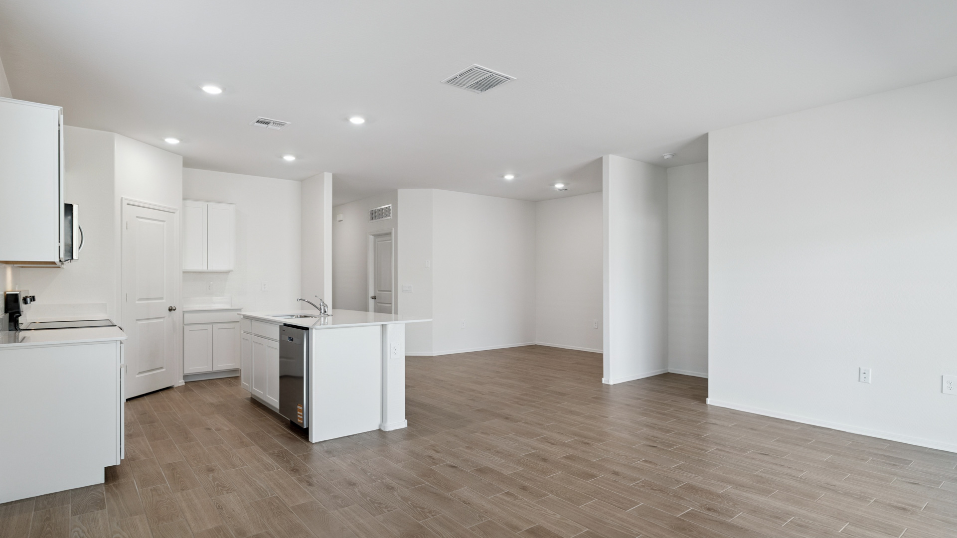 Kitchen & Great Room