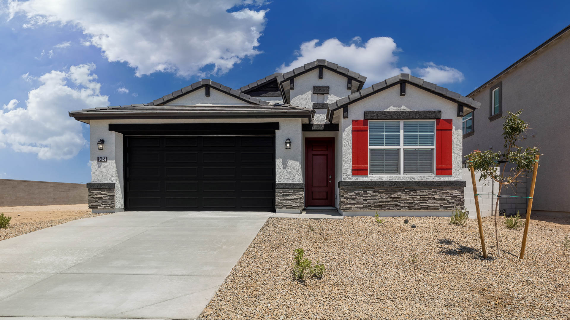 Apache Farms D.R. Horton community exterior