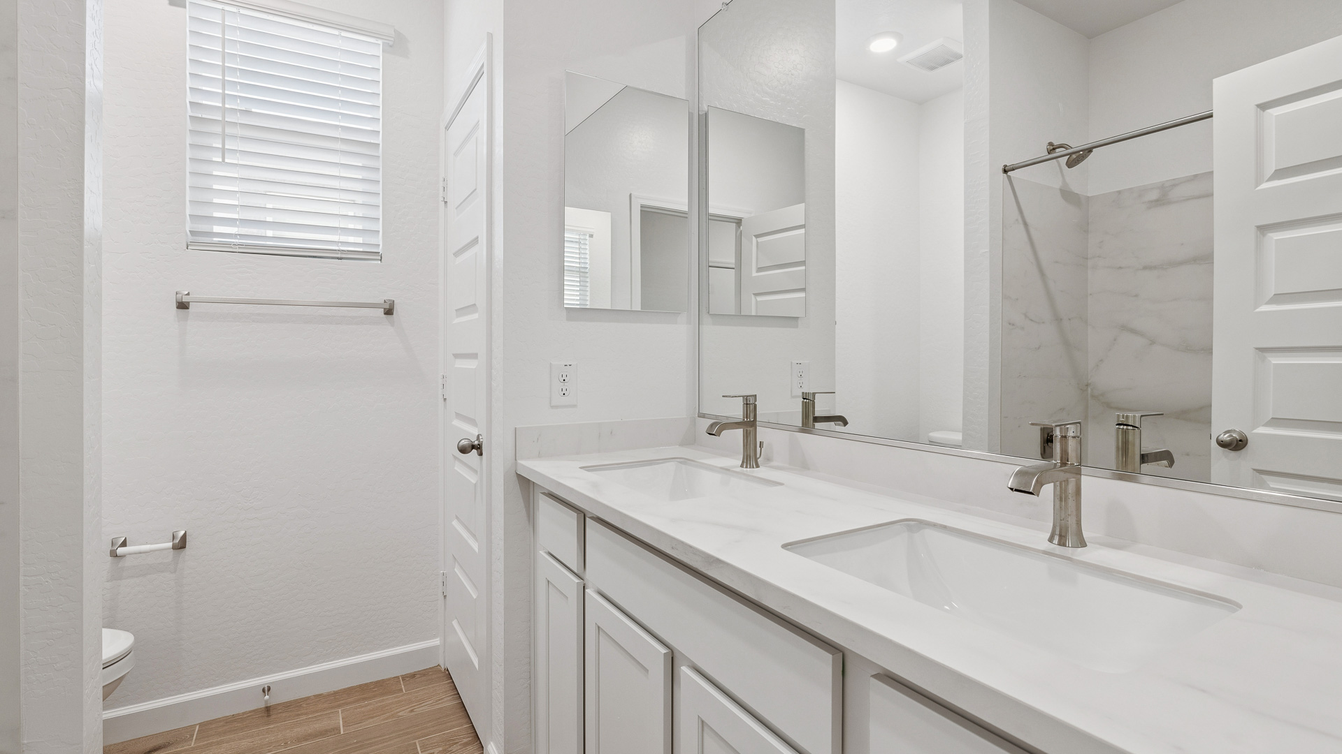 A well-designed bathroom emphasizing functionality and contemporary style.