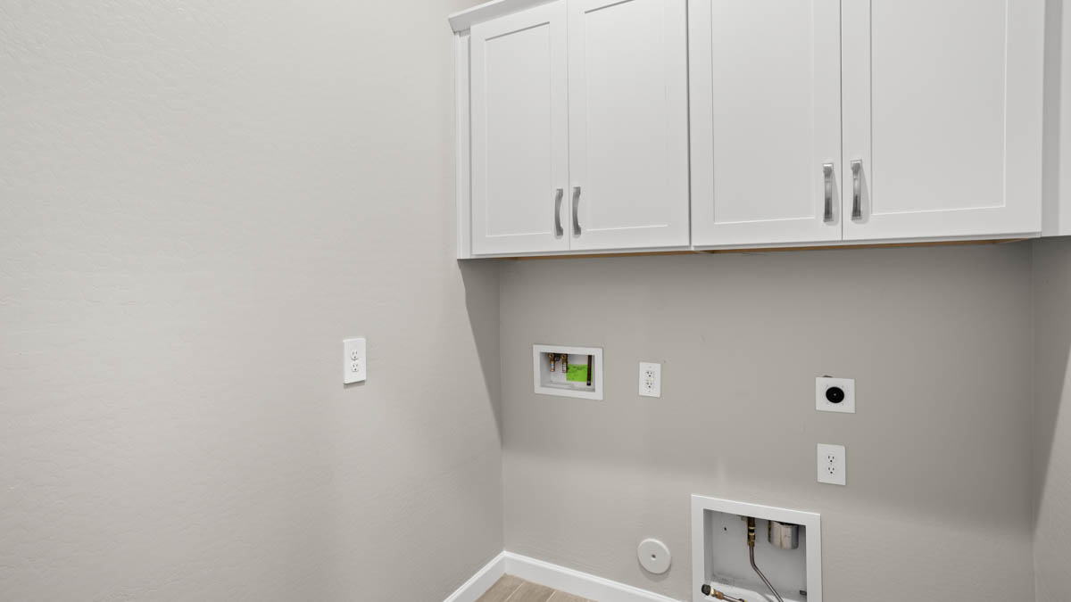 Laundry Room at Camino A Lago