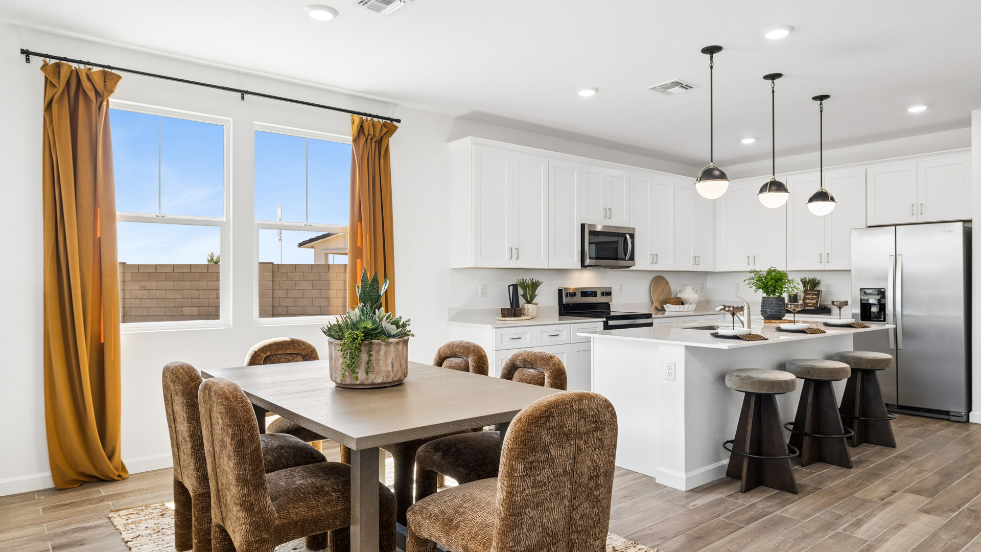 Dune Model Dining Room