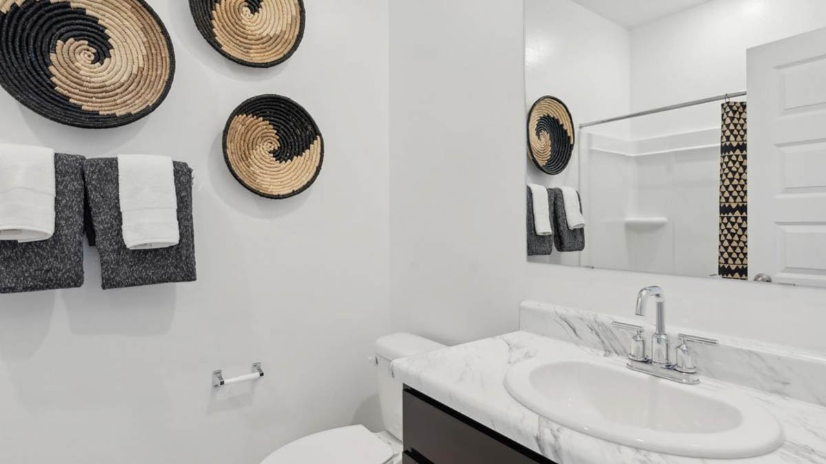 A well-designed bathroom emphasizing functionality and contemporary style.