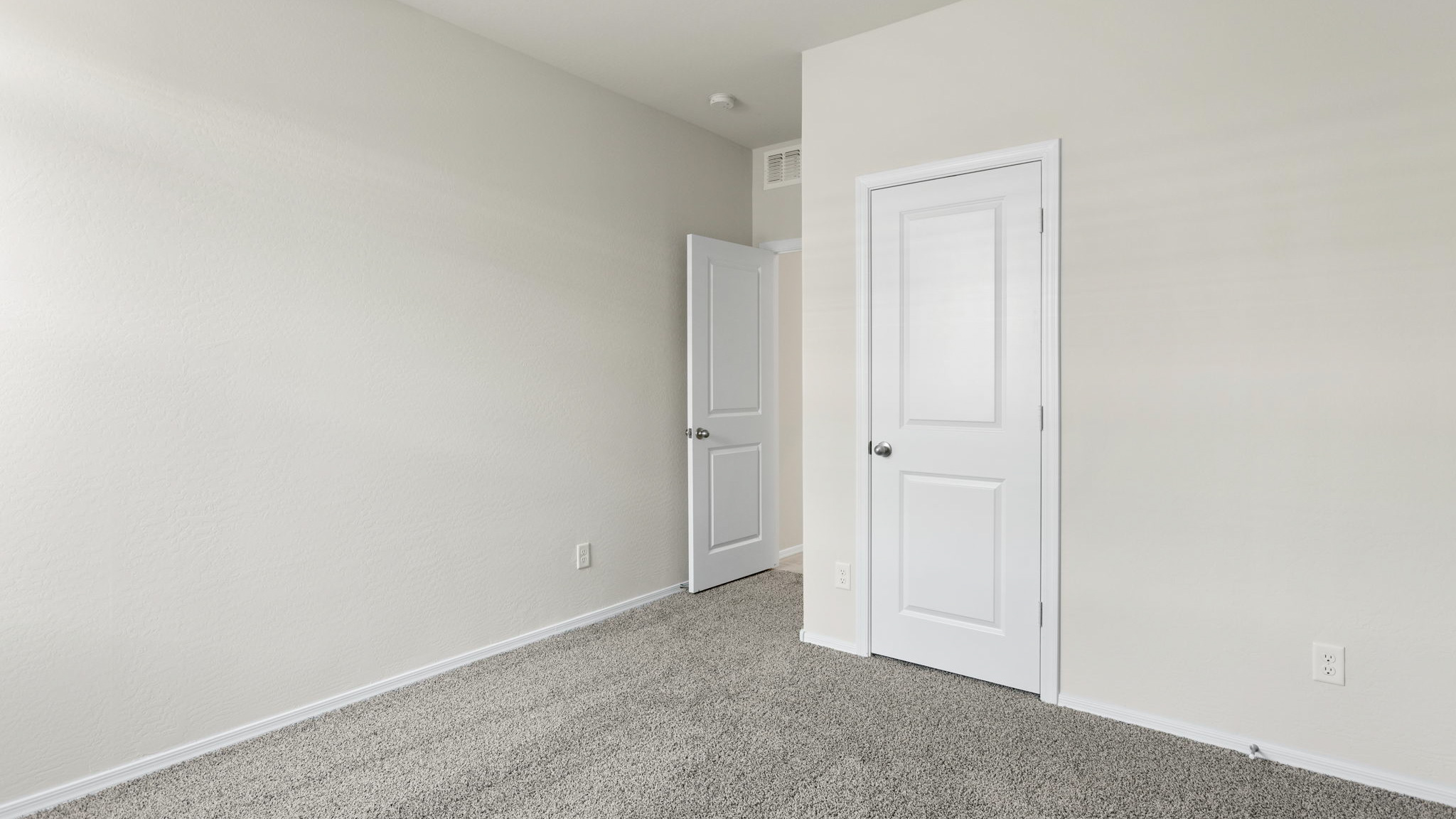 Fargo bedroom with closet