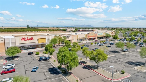 Nearby shopping the Casa Grande Promenade