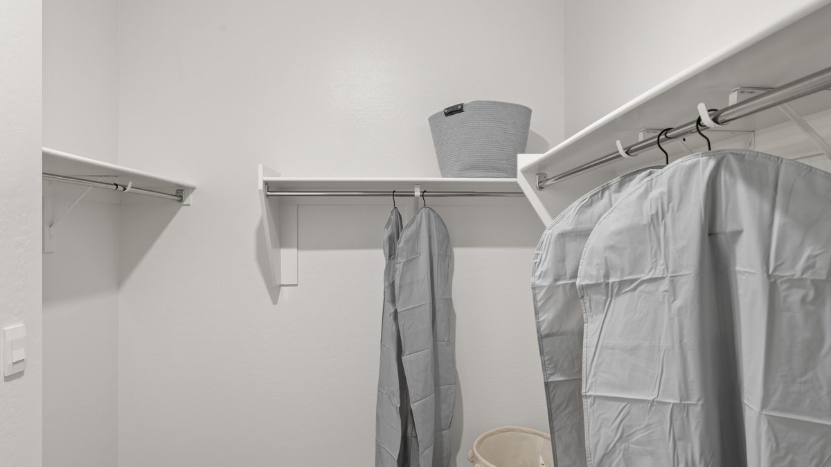 Walk-in Closet
