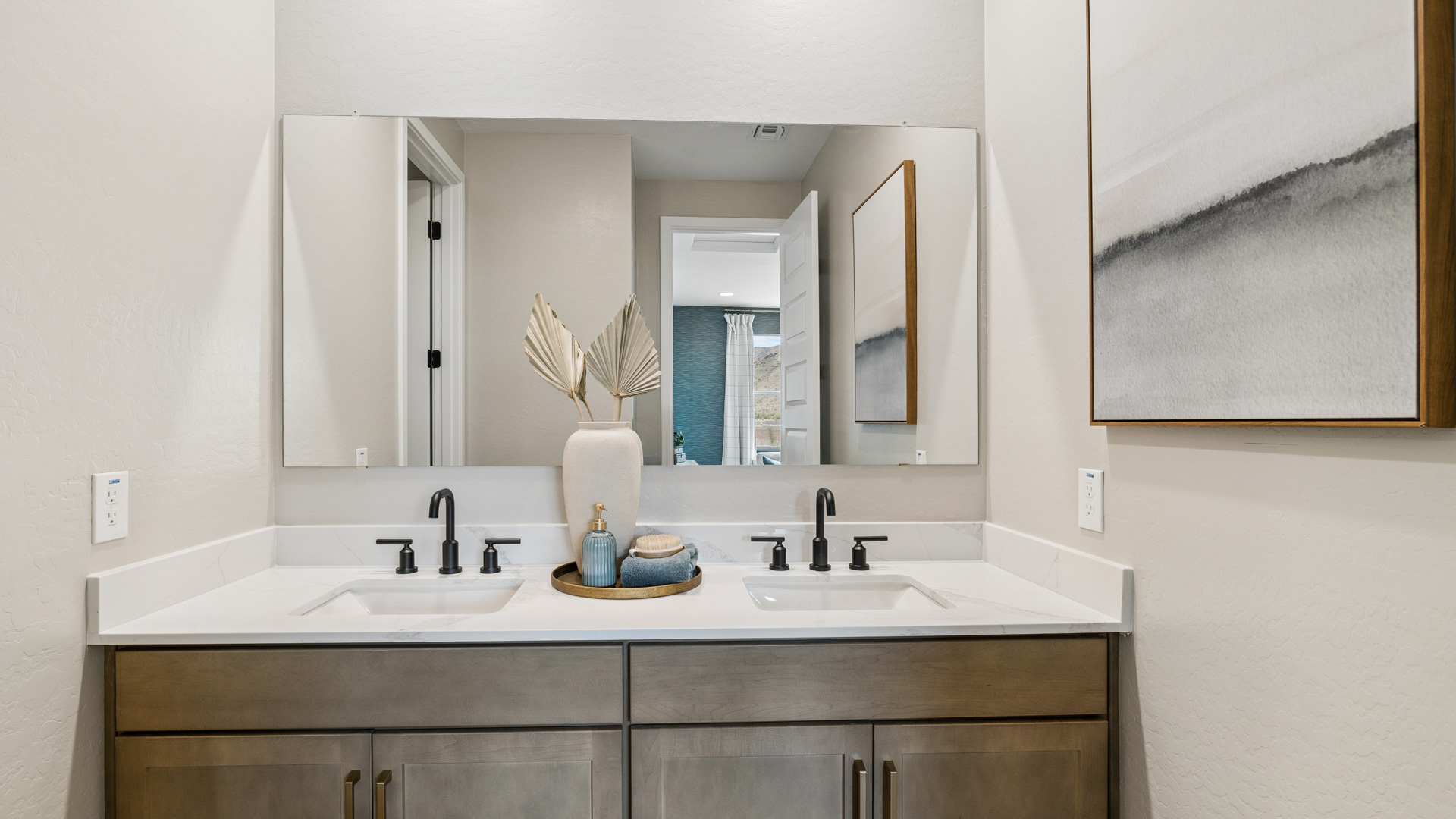 Ibis Model at Upper Canyon