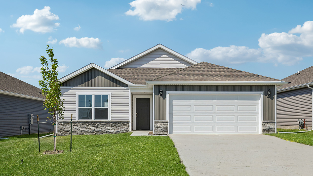 15215 Stonecrop Dr exterior