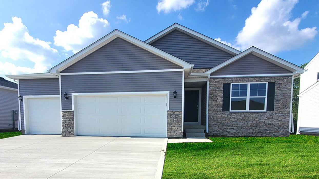 995 HEMLOCK LN exterior