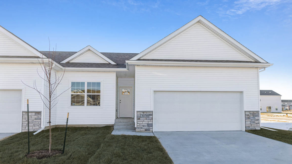 2539 E 50TH CT exterior