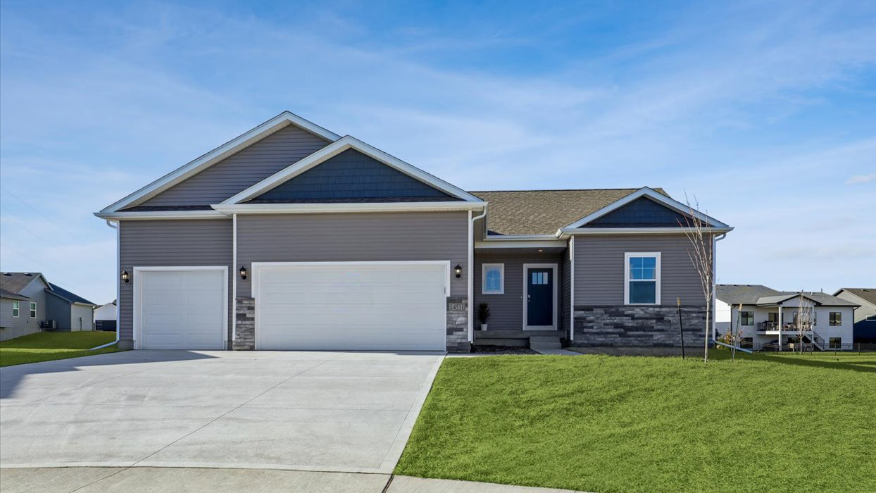 305 Kingfisher Ct SW exterior
