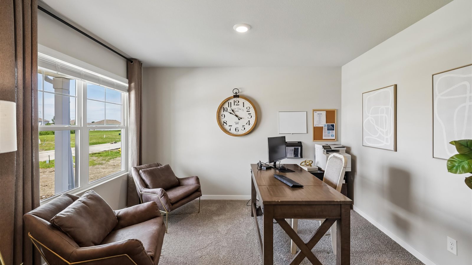 Flex room on main floor next to entry that could be a office or sitting room