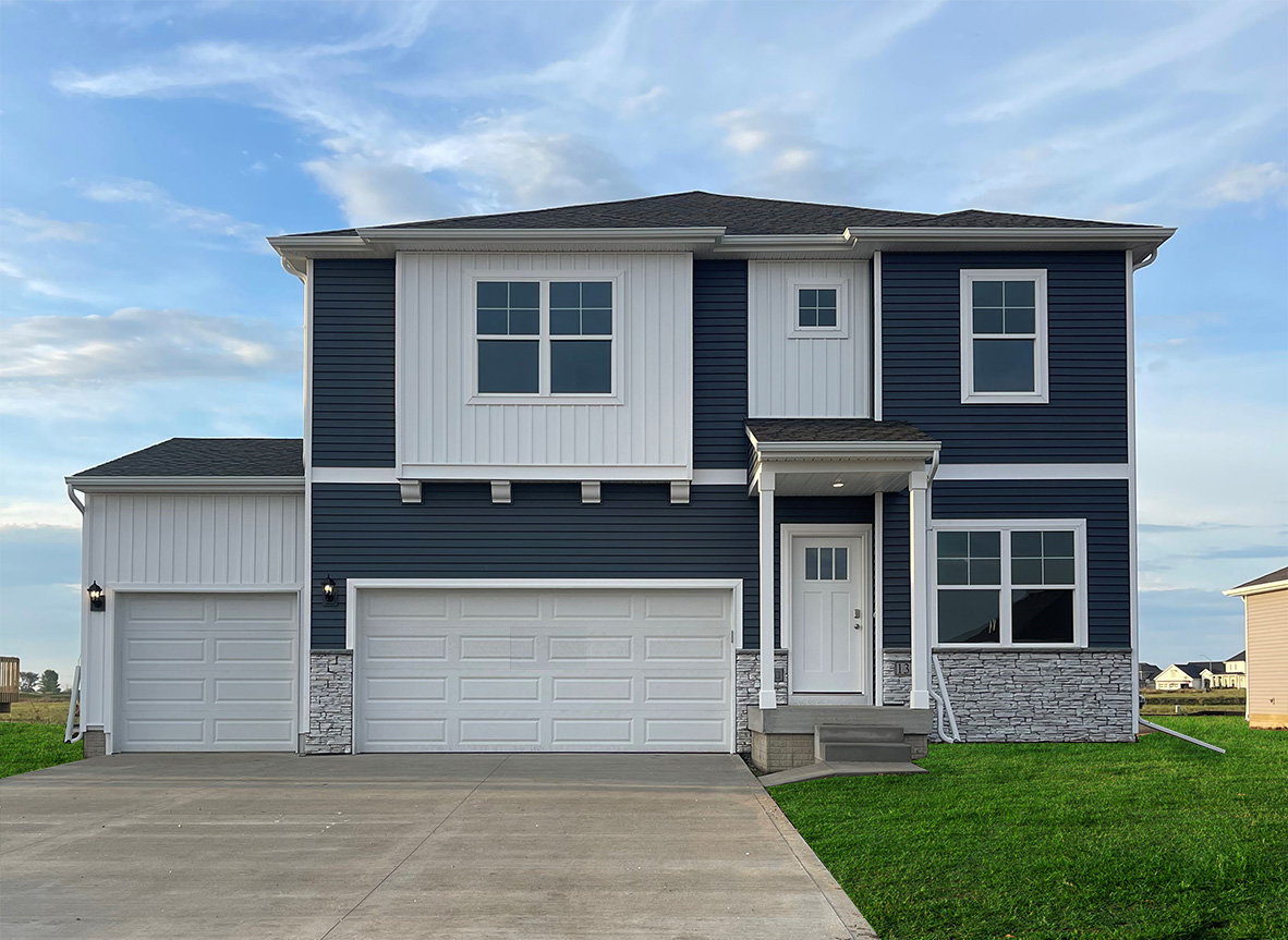 New Homes in Waterford Pointe URBANDALE, IA Tradition Series