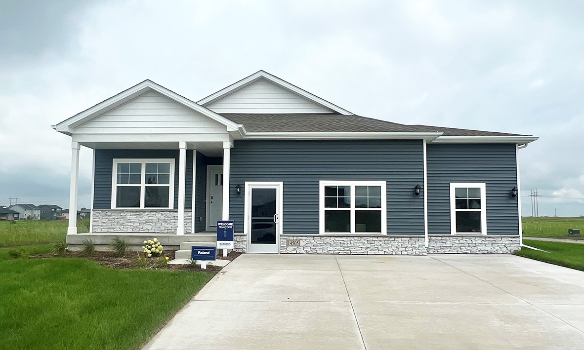 New Homes in Waterford Pointe URBANDALE, IA D.R. Horton