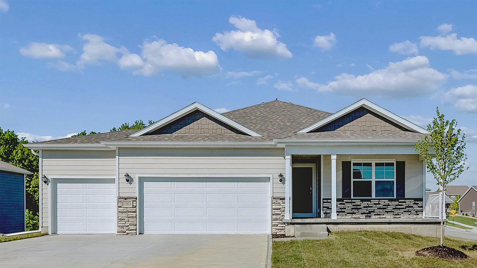 7614 N 170th St exterior