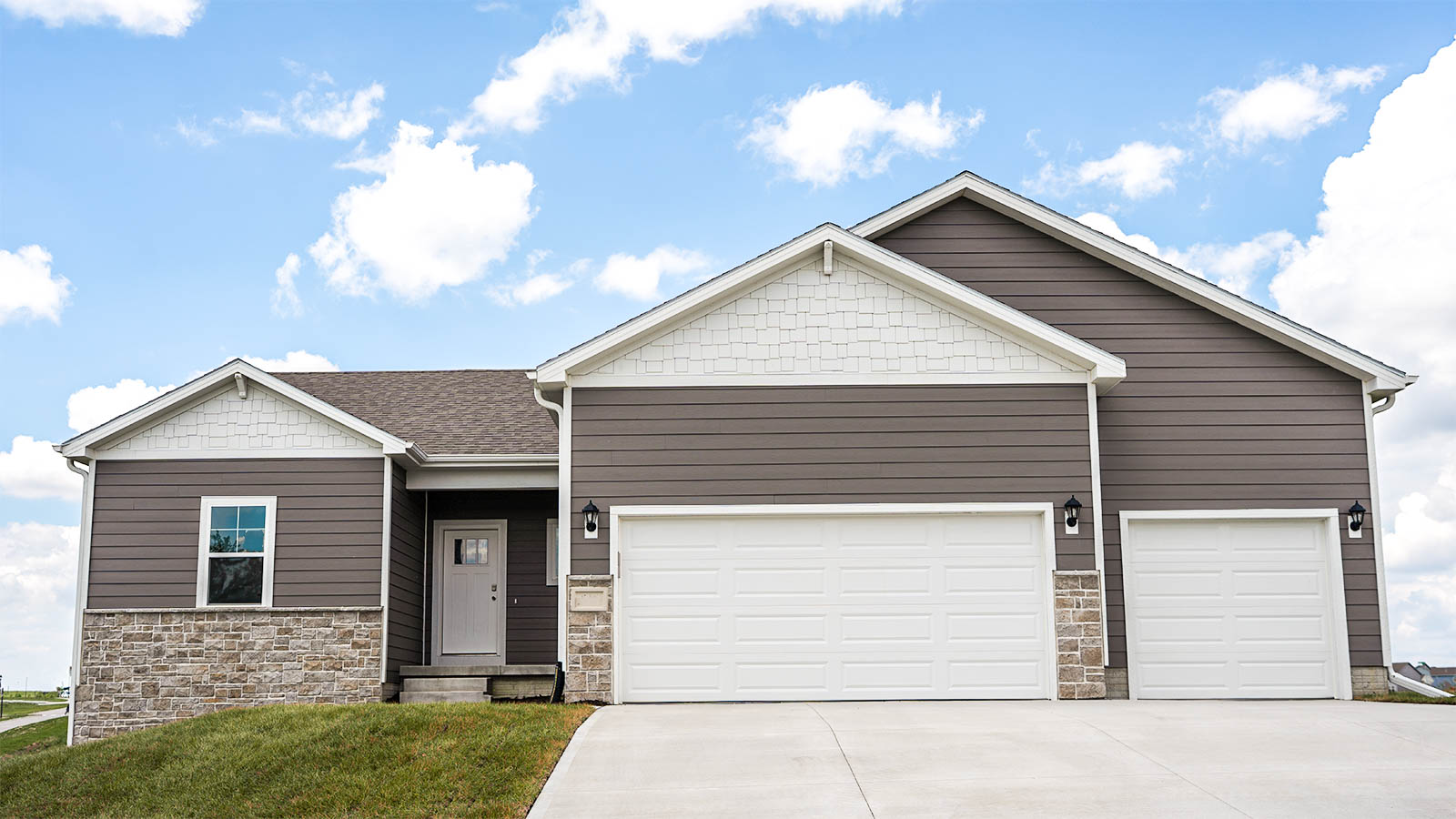 exterior photo of the Reagan with stone