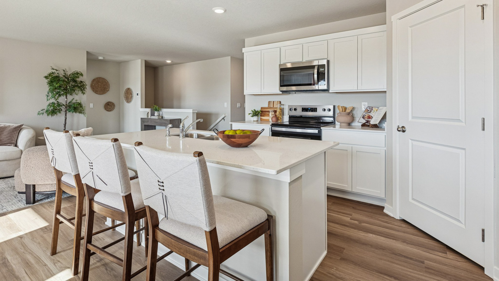Hamilton kitchen with large walk-in pantry
