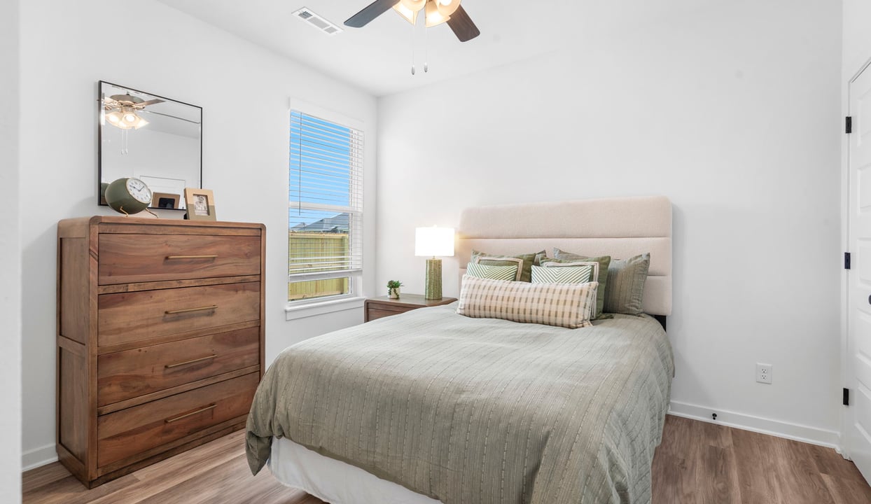 Secondary bedroom
