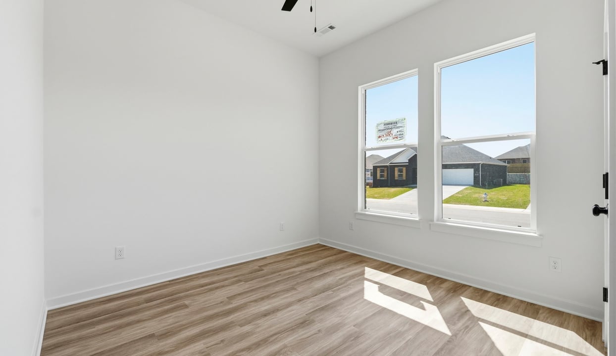 Secondary bedroom
