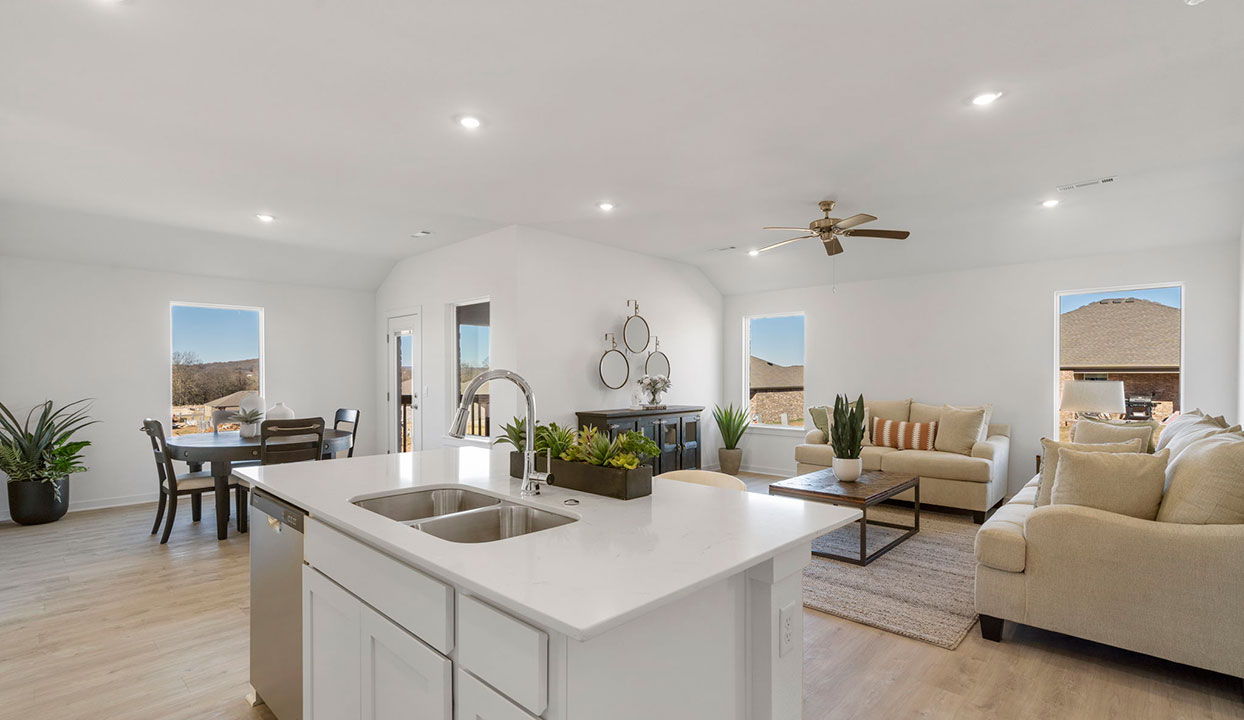 Kitchen, Dining, and Kitchen