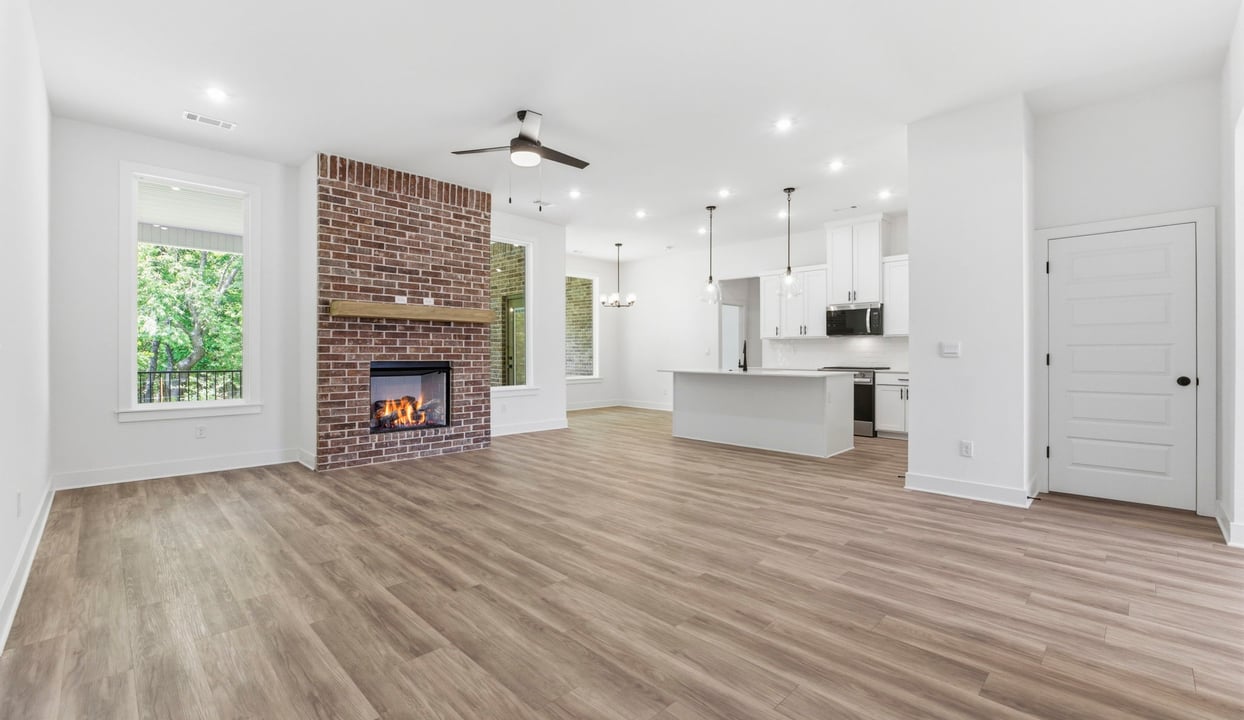 Living Kitchen and Breakfast