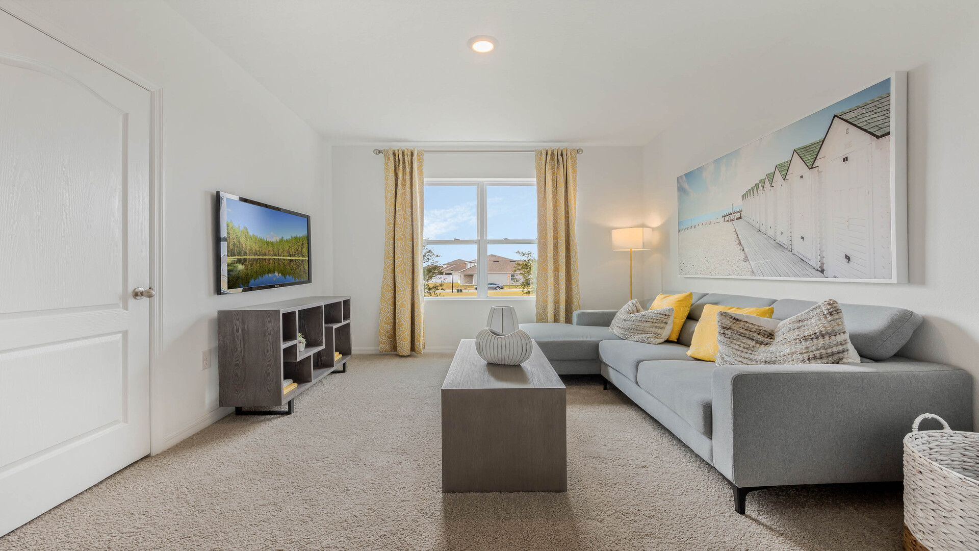 Multi-purpose open area perfect for entertaining, work or play.