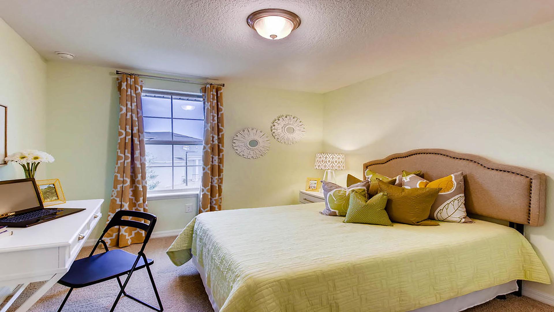guest bedroom