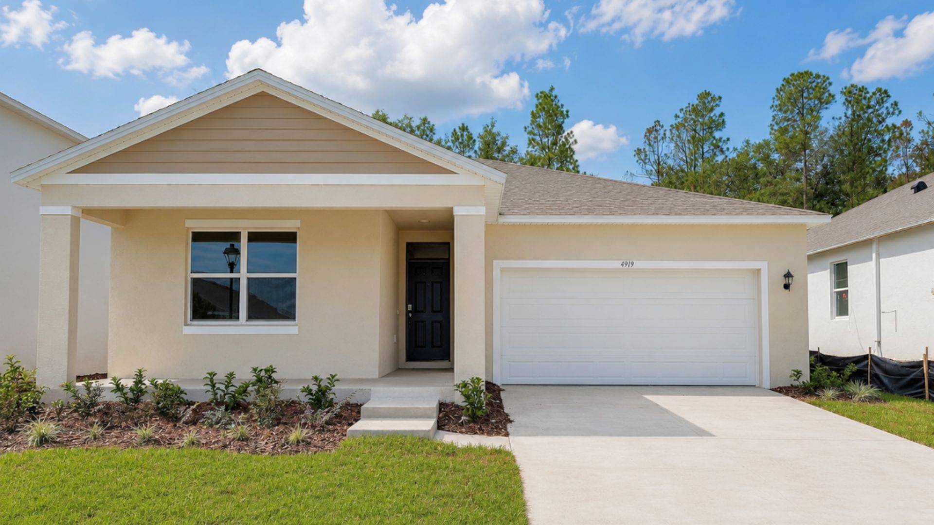 3163 House Finch Road exterior