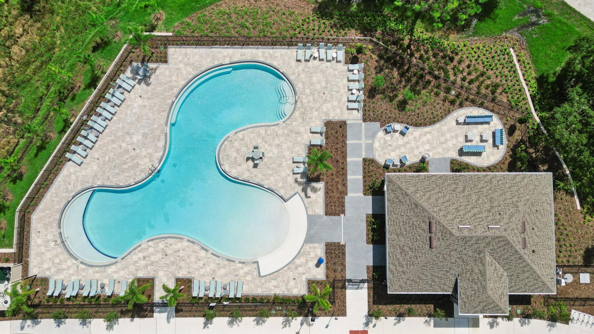 .Arial view of clubhouse along with amenities.