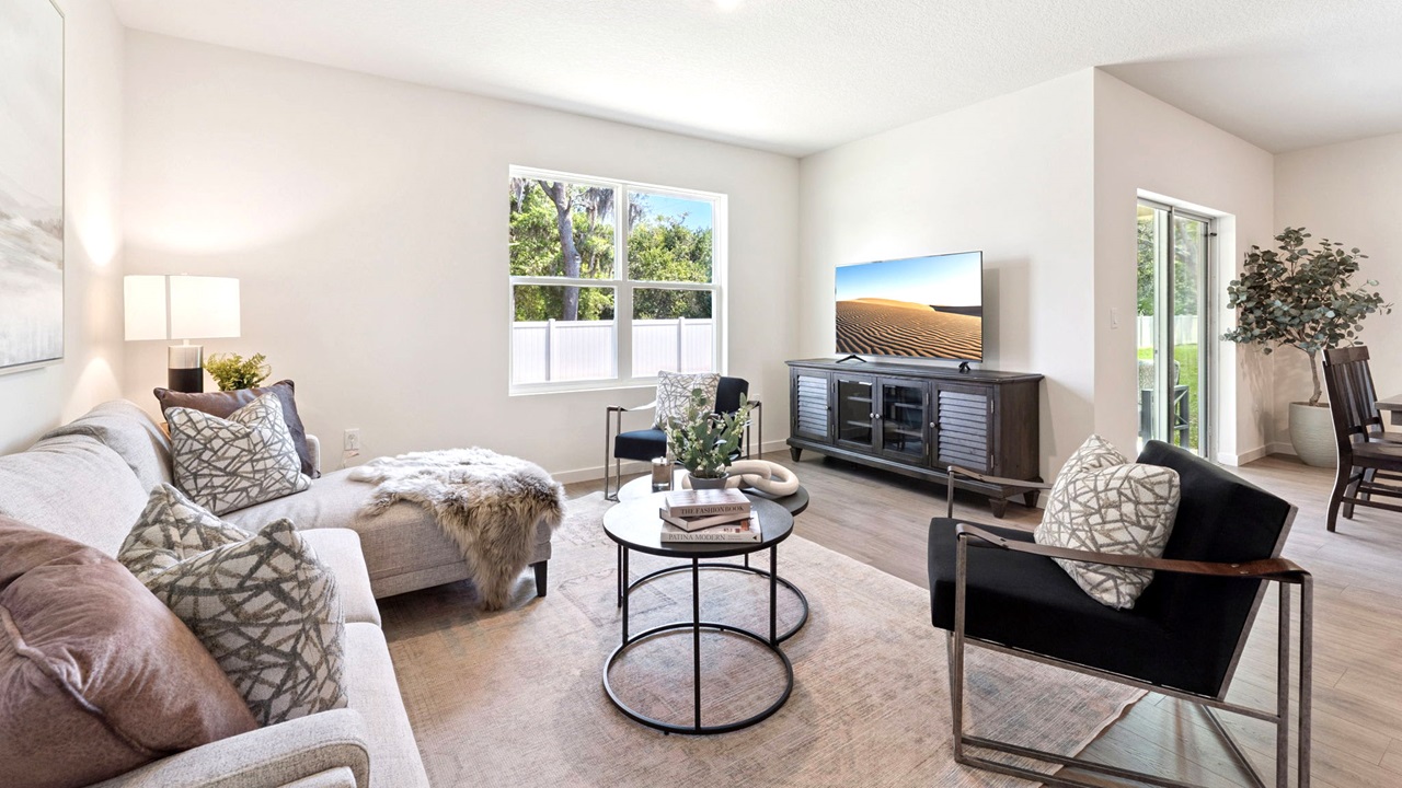 4 cali c livingroom2