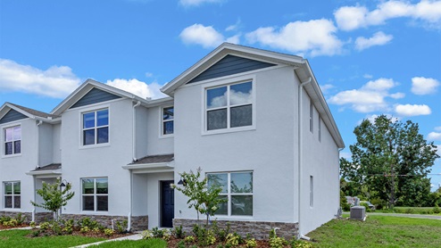 townhome exterior with one car garage