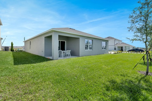 Backyard with covered Lania