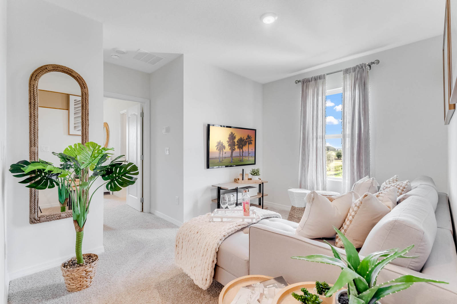 Upstairs loft space with access to primary bedroom