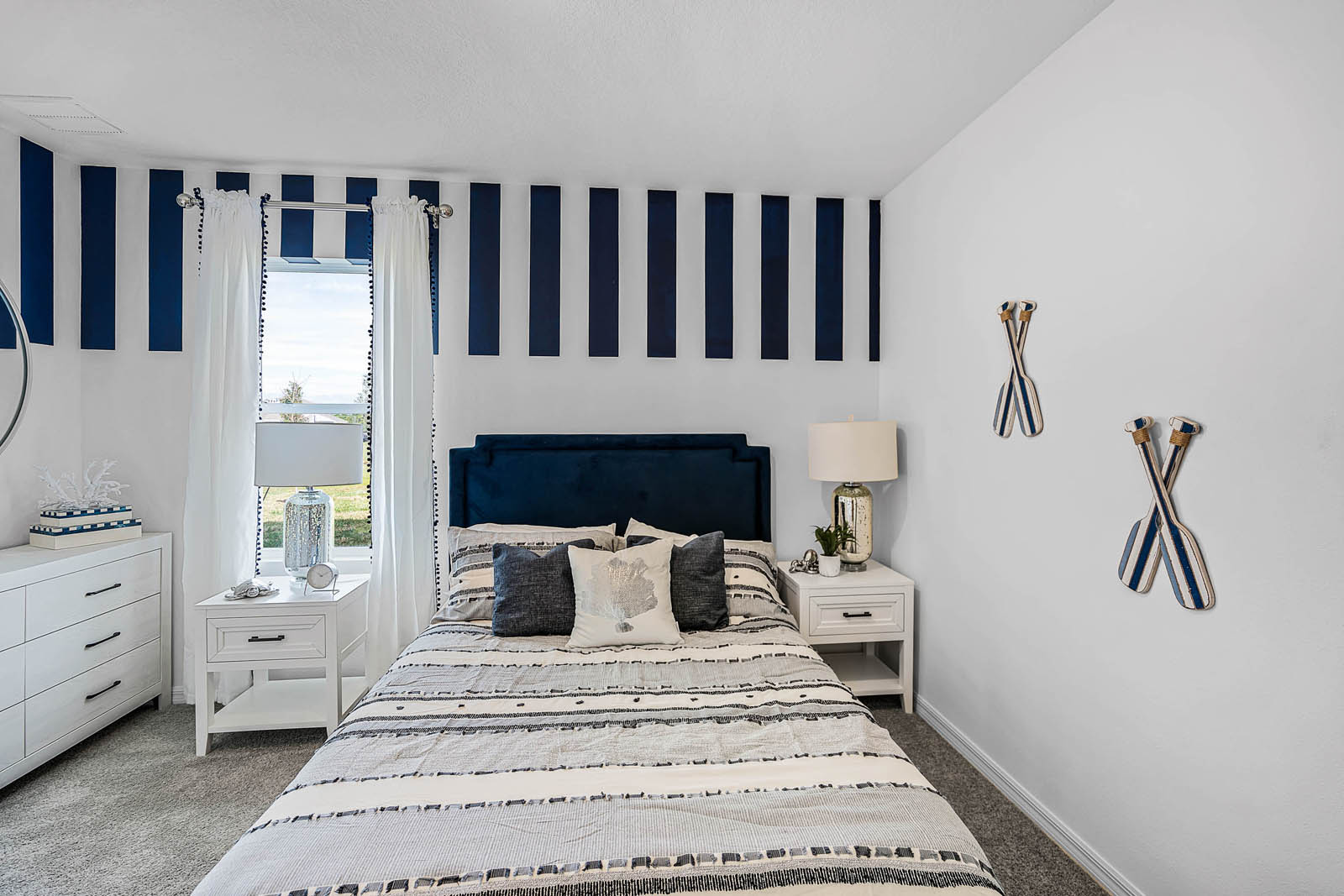 downstairs bedroom with carpet throughout