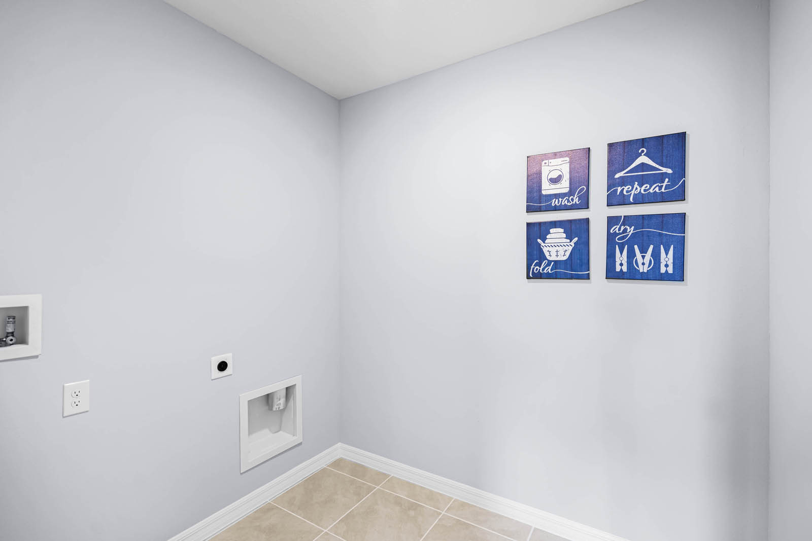 Laundry room with decorations