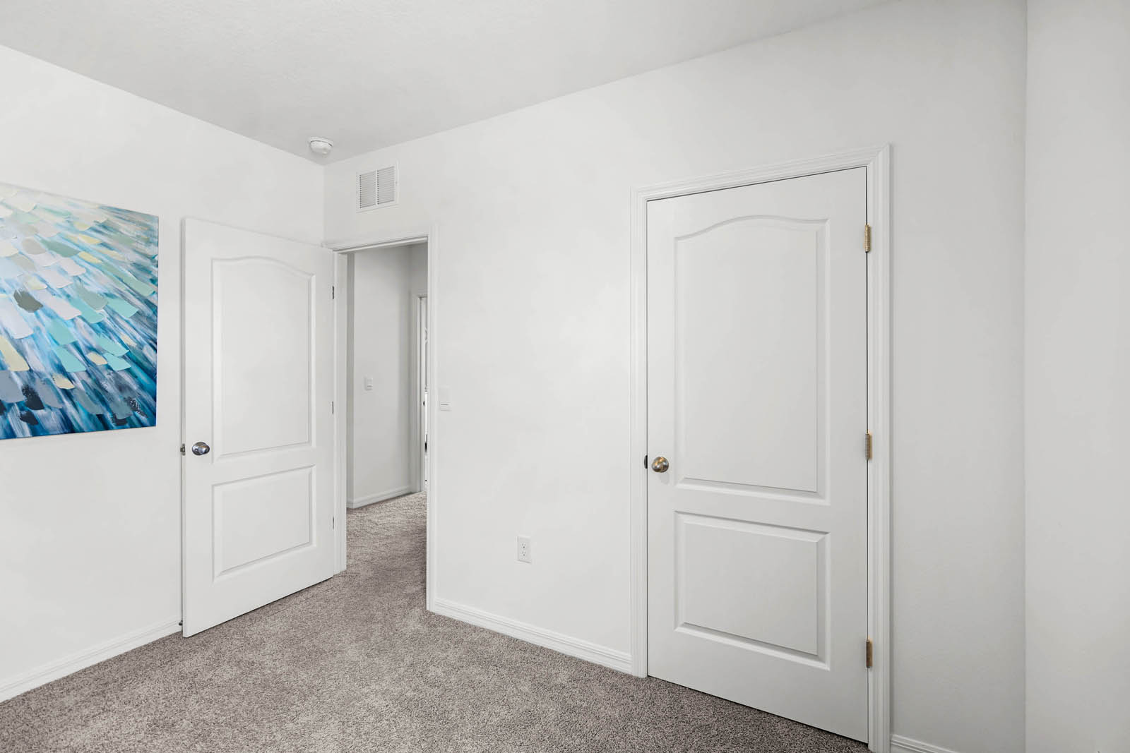 Spare bedroom 2 twin beds